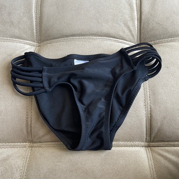Xhilaration Other - Xhilaration Bikini Bottom with String Detailing Size XS